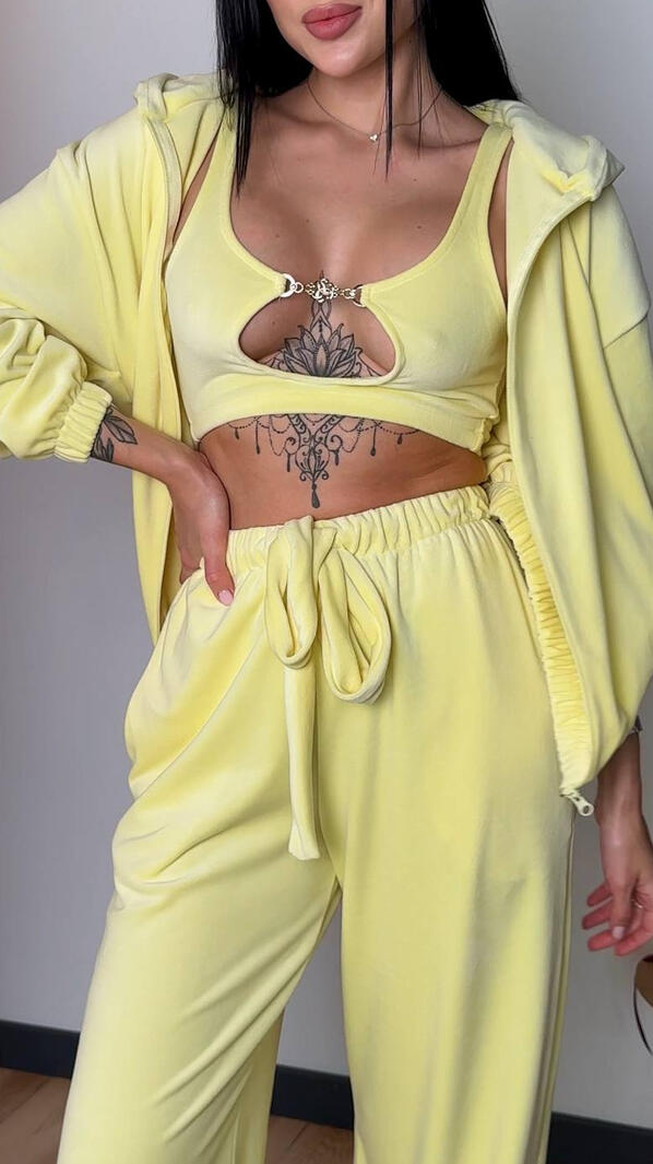 Жіночий трикотажний костюм у жовтому кольорі: топ, штани та кофта — оптовий жіночий одяг від виробника.